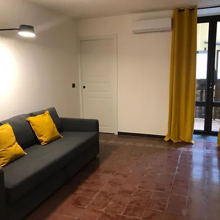 Macrhome Apartment